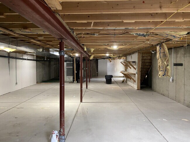 Building Photo - Available Now! "Spacious 3-Bedroom Retreat...