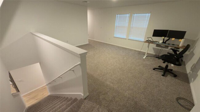 Building Photo - 2512 Hackamore Dr