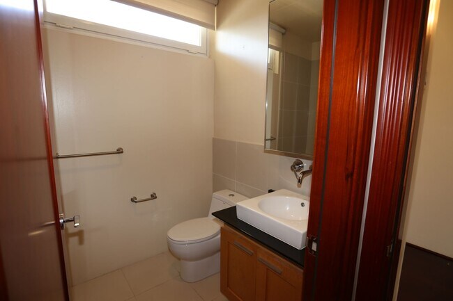 Building Photo - Loft at Waikiki - 2 Bdrm/2 Bath/2 Prkg - $4,500