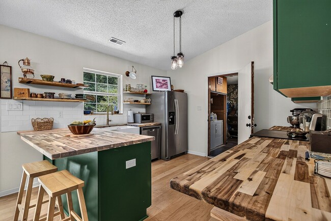 Building Photo - Nestled cul-de-sac home in Falcon Crest