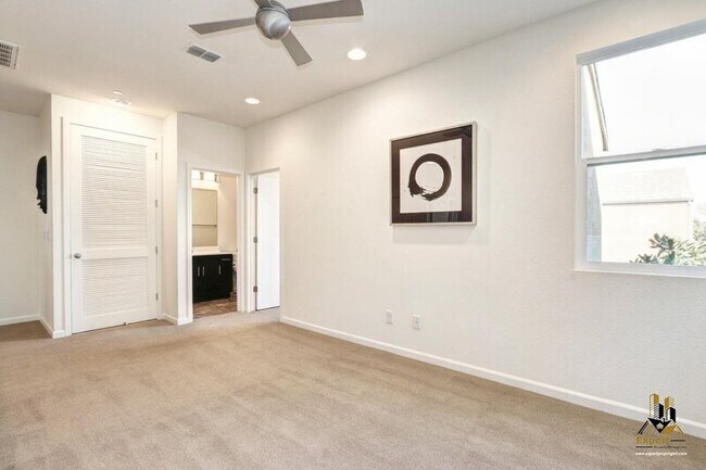 Building Photo - 867 Graphite Ln