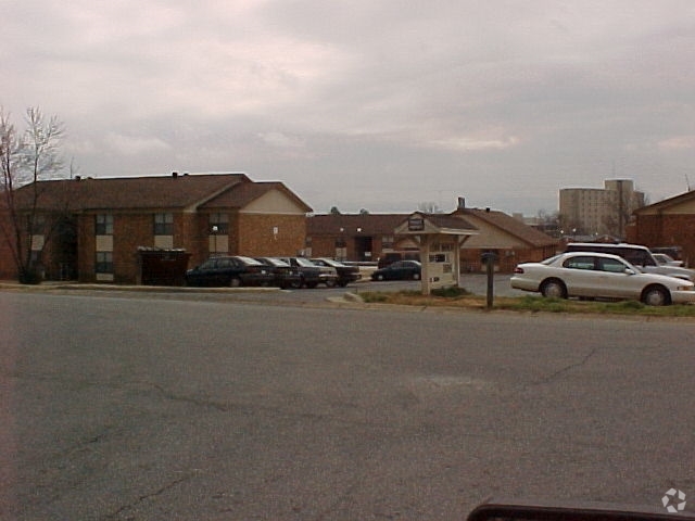 Building Photo - Cedar Manor Apartments
