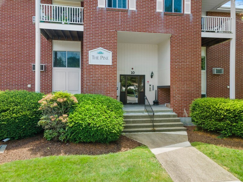 Primary Photo - 10 Dailey St