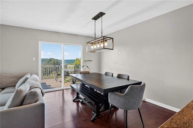 Building Photo - 117 Scenic Hill Dr