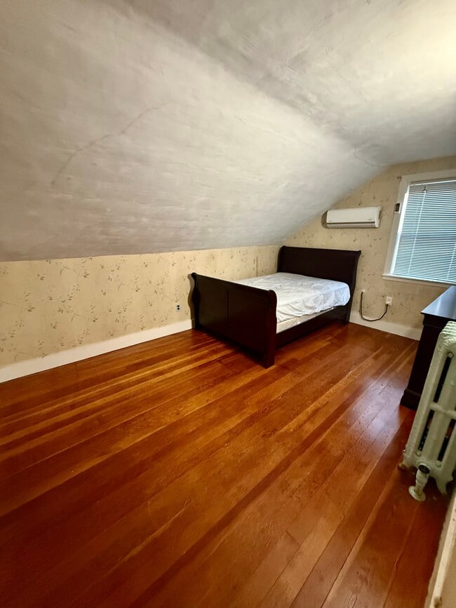 Building Photo - Seneca Turnpike East 220/222