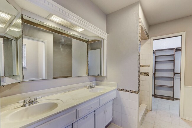 Building Photo - 3 bed 2 bath home in Oklahoma City, Ok