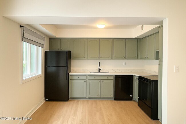 Building Photo - 2505 Brownsboro Rd
