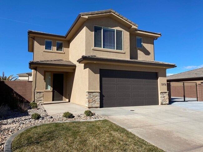 Building Photo - Gorgeous Home with HUGE backyard and play-set.