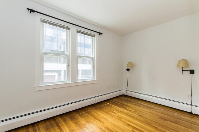 Building Photo - Excellent One Bedroom