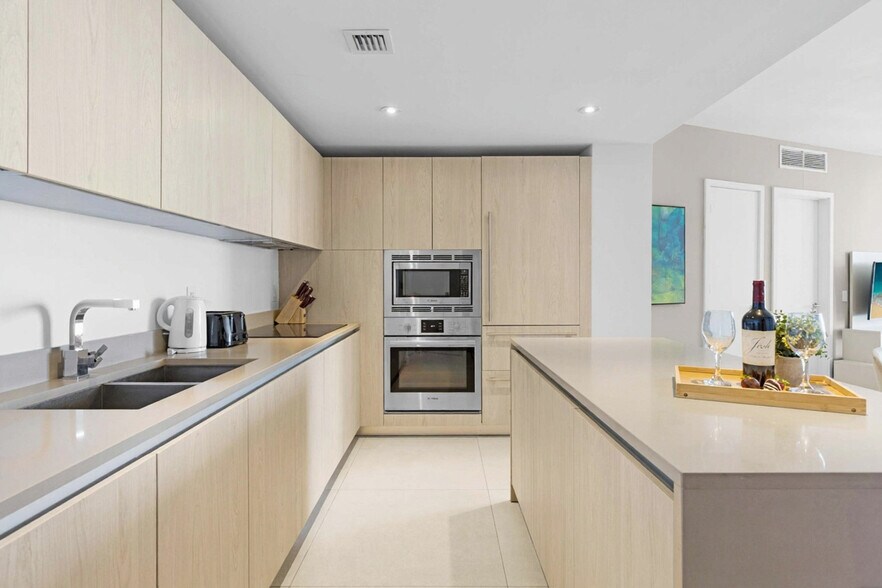 Building Photo - 4111 S Ocean Dr