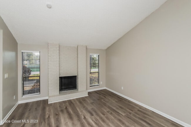 Building Photo - 977 Beacon St NW