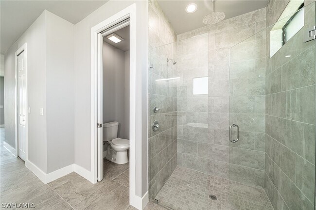 Building Photo - 2458 NW 21st Terrace