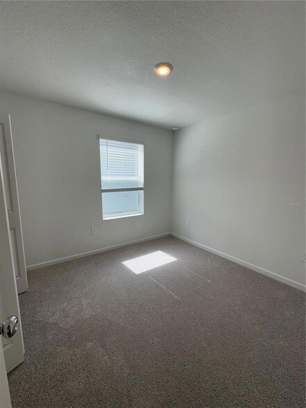 Building Photo - 4612 SW 83rd Lp