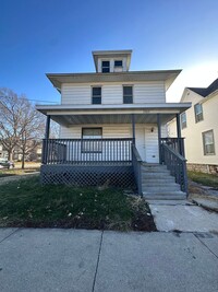 Building Photo - 3BD/1BA TWO-STORY HOME