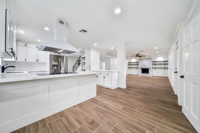 Building Photo - 950 Del Norte St