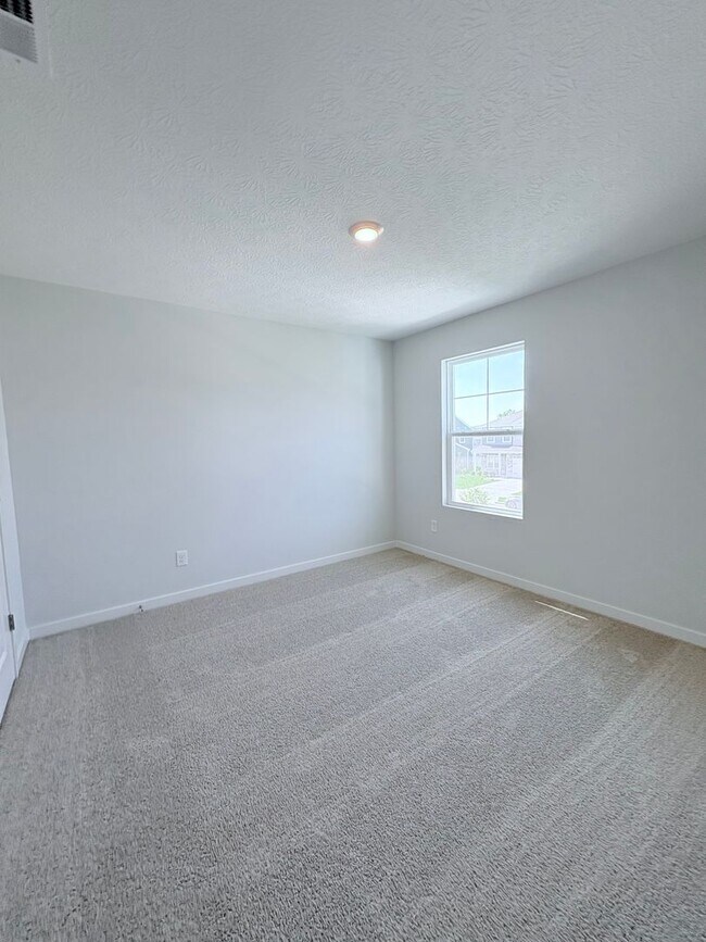 Building Photo - New Build 4-bedroom, 2.5-bath, Pet Friendl...