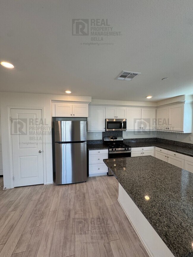 Building Photo - Spacious Corner Lot Home in Desirable Winchester Community – 4 bed + Large Backyard+ Solar!