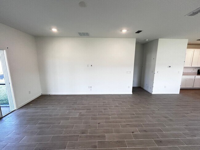 Building Photo - Brand New 4/3.5 Two Story Home with Loft. ...