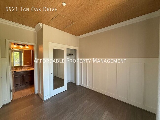 Building Photo - 5921 Tan Oak Dr