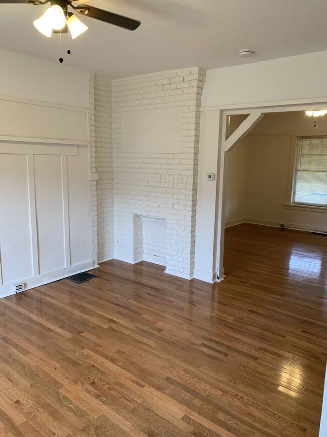 Building Photo - Great Morningside Row House with Front Porch!