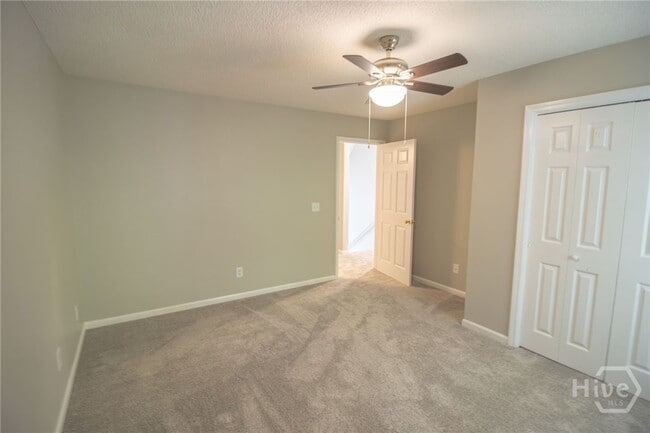 Building Photo - 44 Putters Pl