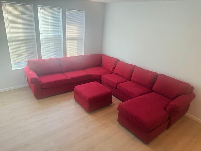 Living room - 1505 Nevin Plz