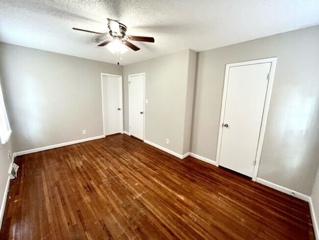 Building Photo - 5003 NW Stag Run Cir