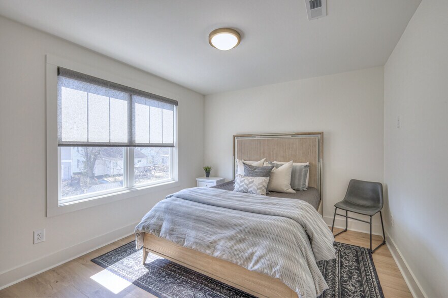 Building Photo - 312 Duke St