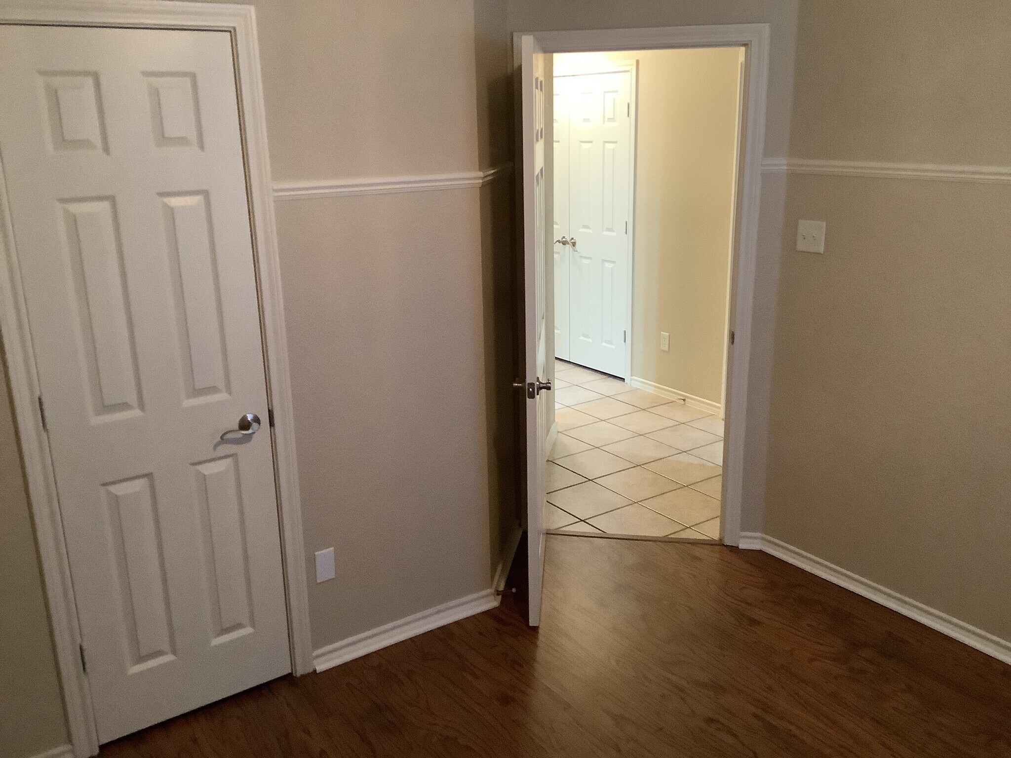 Building Photo - 4410 Shady Elm Dr