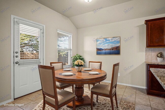 Building Photo - 2492 Saldana Dr