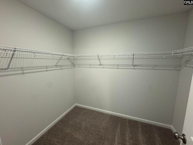 Building Photo - 3055 Hallsdale Dr