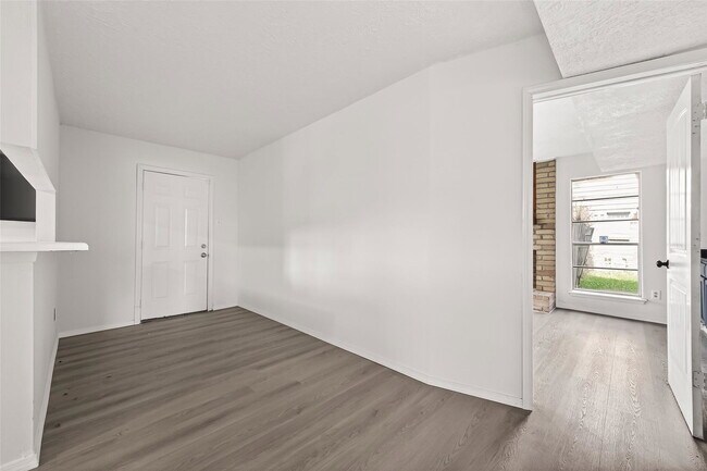 Building Photo - Beechbend Drive, Missouri City, TX 77489 - 4 BR 2.5 BA single-family home