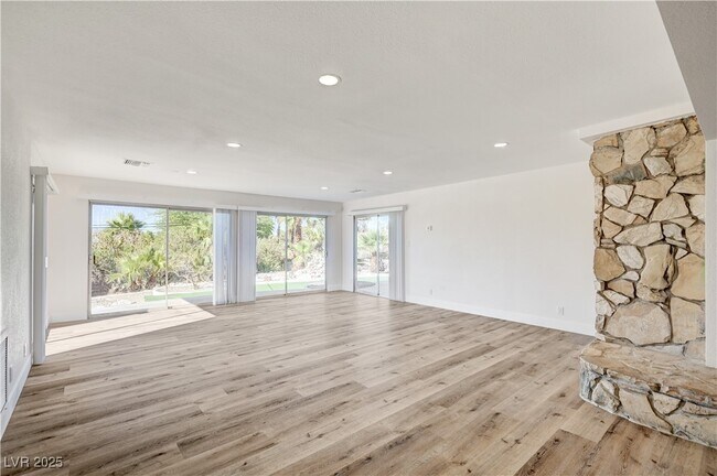 Building Photo - 3504 Pioneer Cir