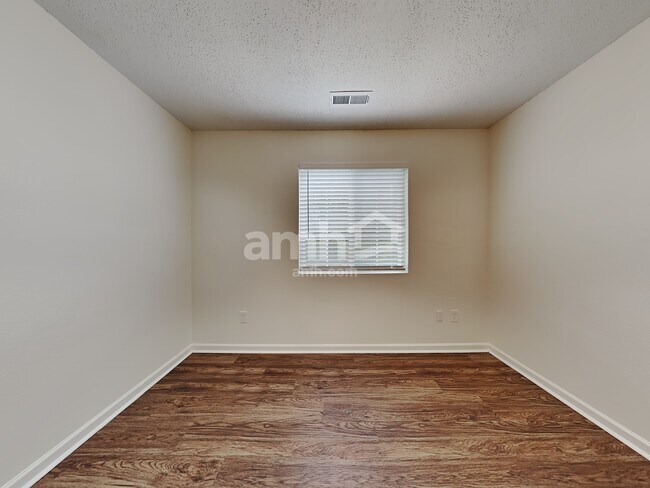 Building Photo - 712 Townsend Farm Dr