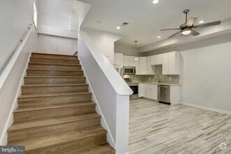 Building Photo - 1732-B N Veitch St
