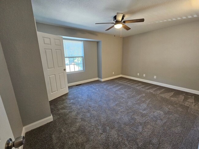 Building Photo - 1416 Maple Ln