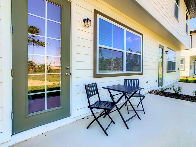 Building Photo - 820 Longboat Dr