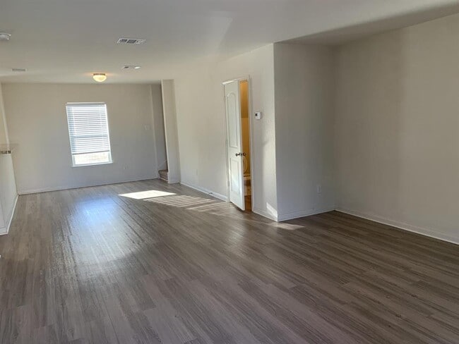 Building Photo - 217 Denson Ln