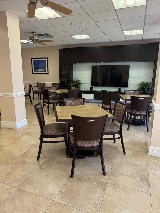 Building Photo - 305 N Pompano Beach Blvd