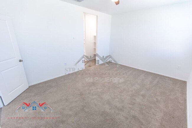 Building Photo - 1330 W Hess Ave