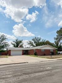 Building Photo - 2313 N Cielo Dr