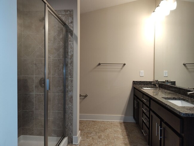Building Photo - Move-In Ready Townhome located in the Stee...