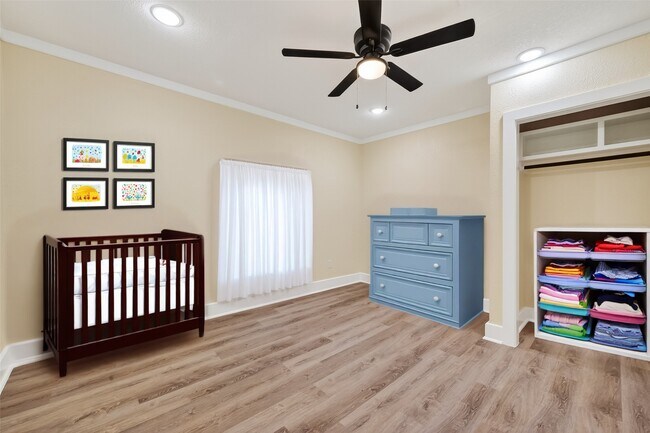 Building Photo - 2725 Avenue F