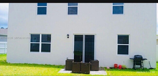 Building Photo - 13219 SW 270th Ter