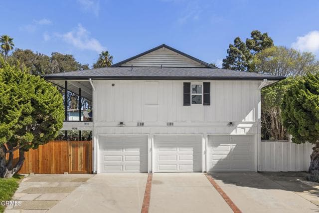 Building Photo - 910 Seaside Ct