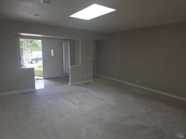 Building Photo - 3013 Devita Dr