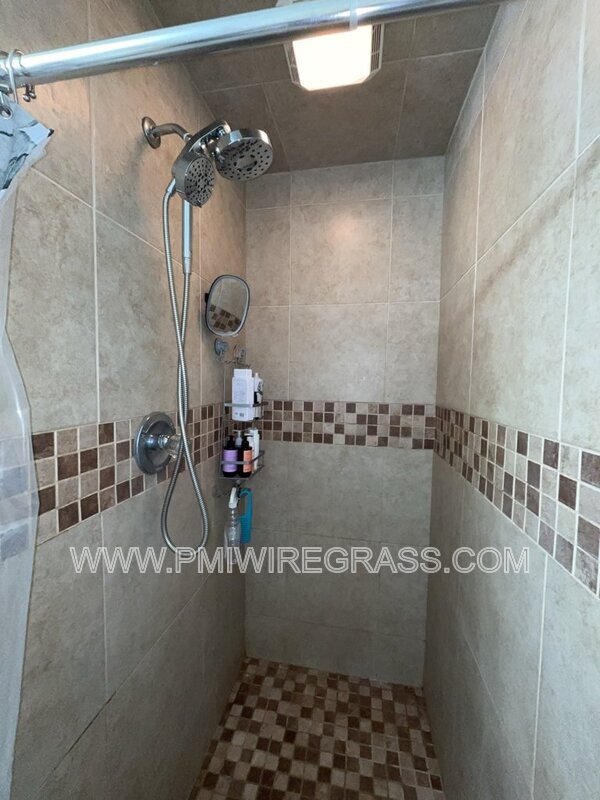 Building Photo - 202 Pondella Dr