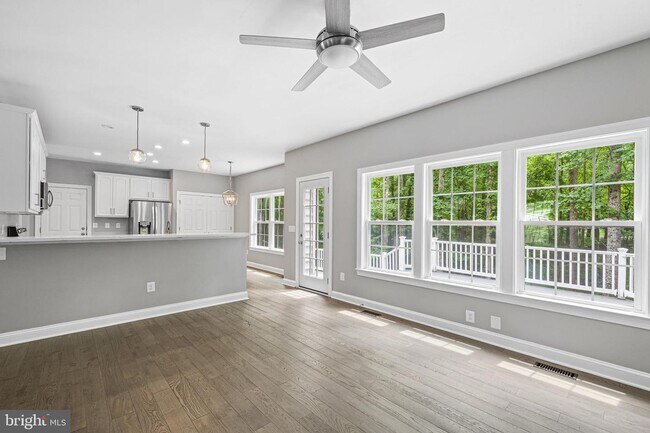 Building Photo - 1525 Walters Ln