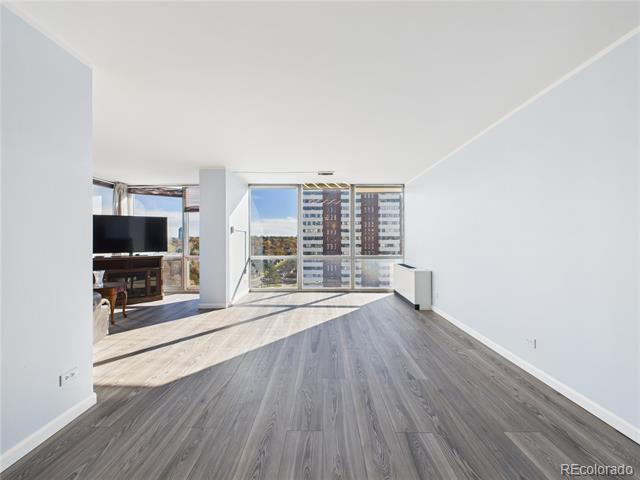 Building Photo - 3100 E Cherry Creek S Dr