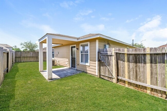 Building Photo - 21202 Grand Linden Ct